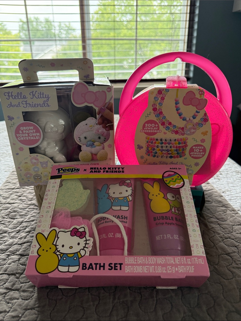 Hello Kitty Pink Bath & Jewelry Play Set with Cute Character Accessories